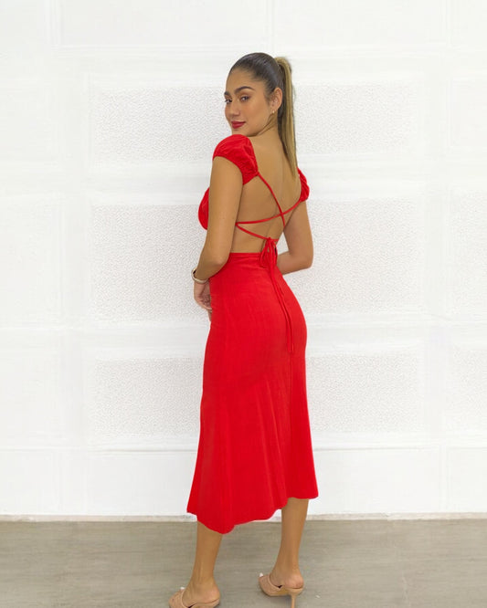 Vestido largo con escote en la espalda