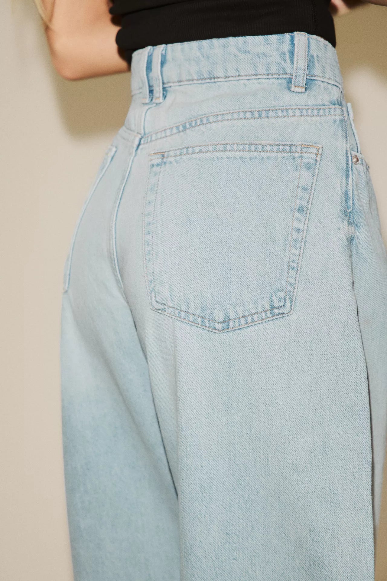 JEANS BARREL TRF TIRO ALTO