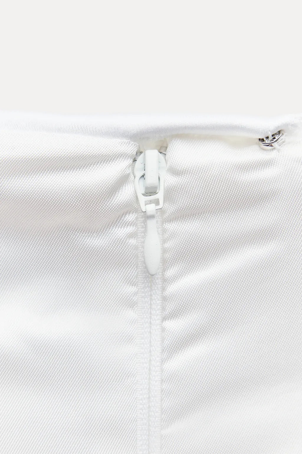 Blusa strapless de seda
