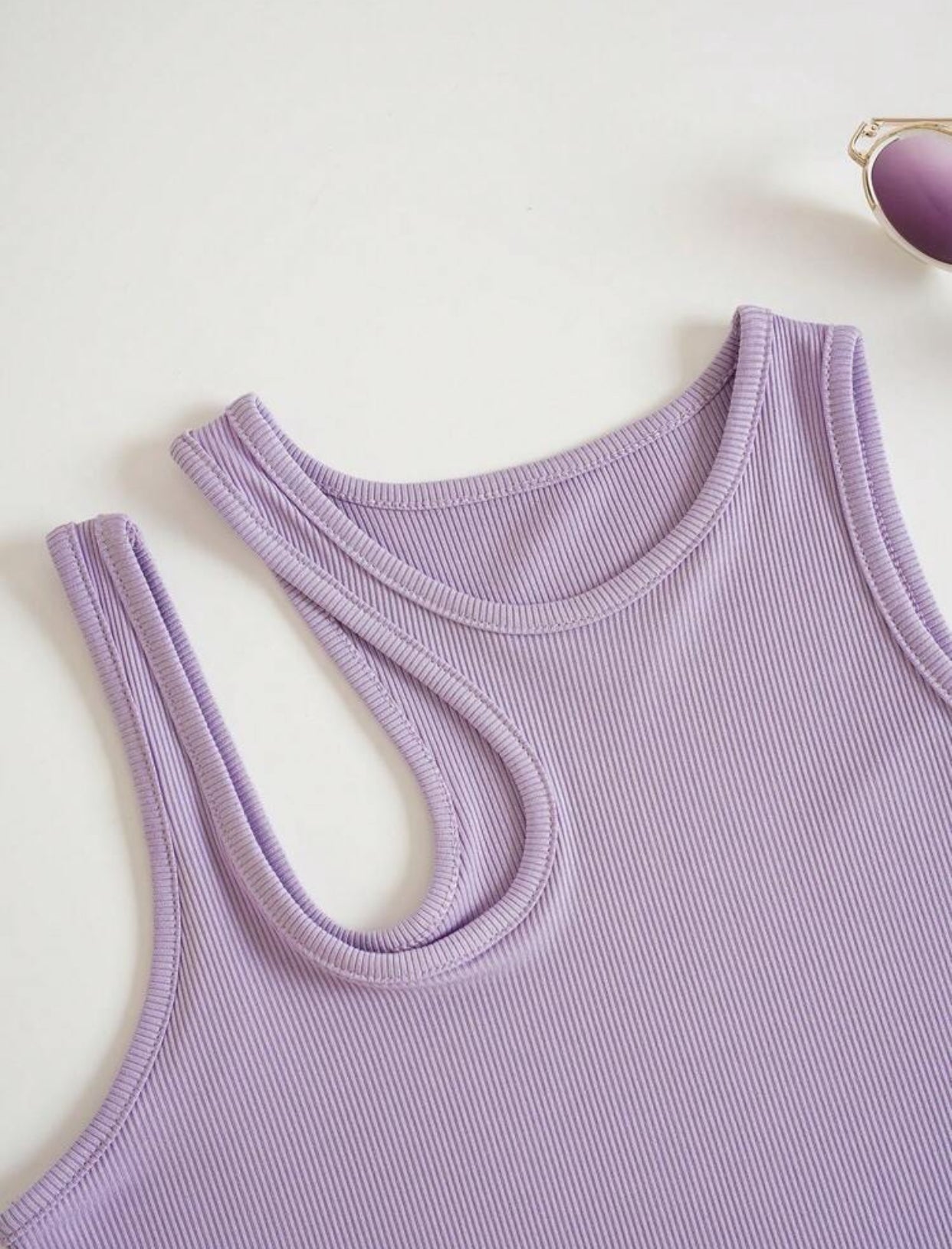 Crop top con abertura
