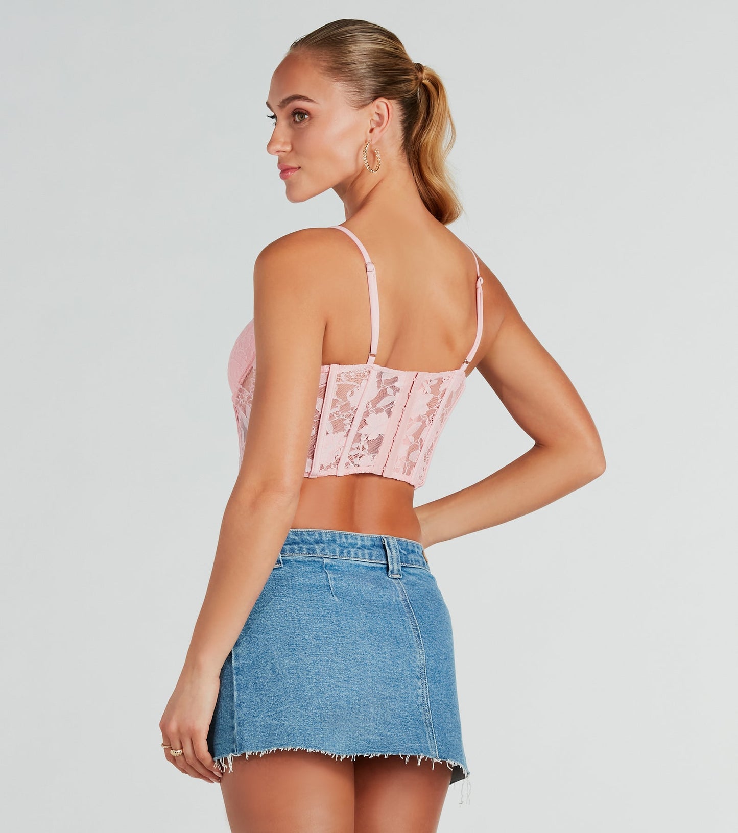Corset de encaje con tiros