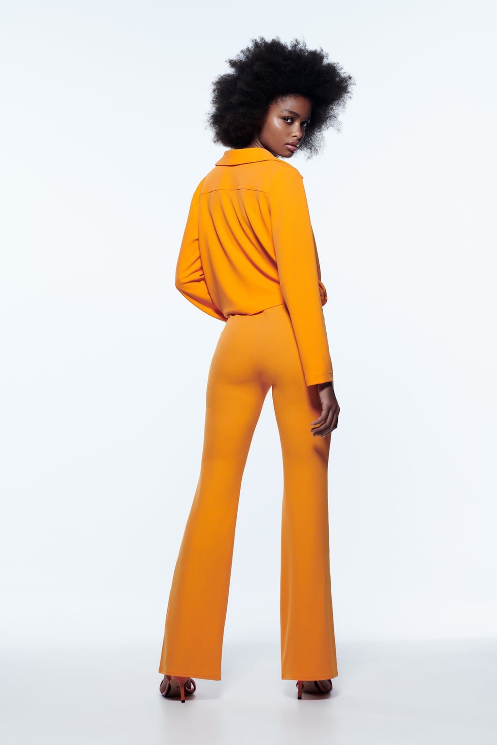 Pantalona con abertura