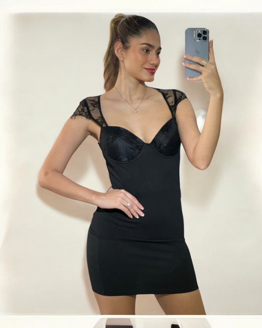 Vestido tipo corset al cuerpo