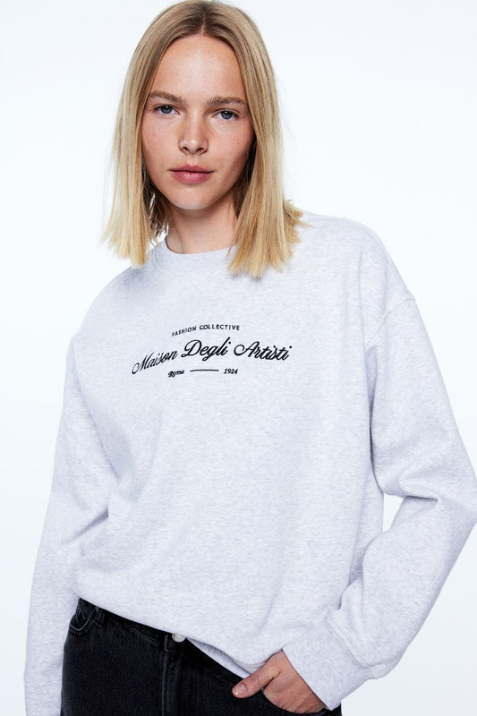 Hoodie oversize con bordados