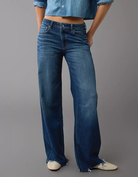Jean AE Low-Rise Baggy Wide-Leg